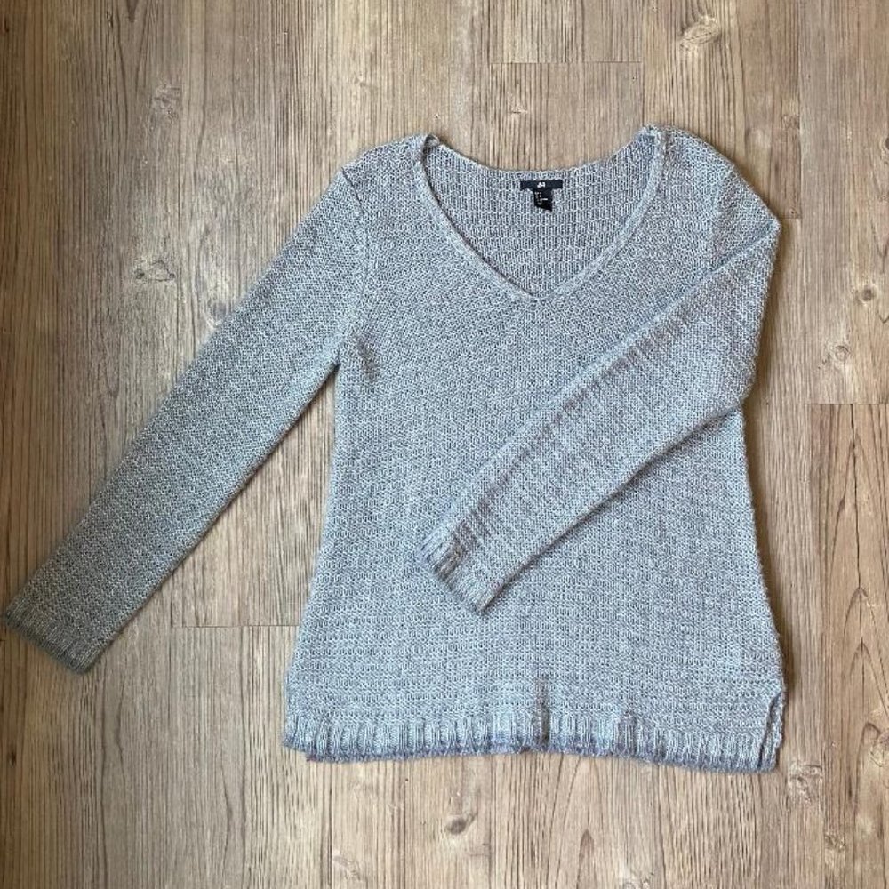 H&M Light Gray V-Neck Sweater